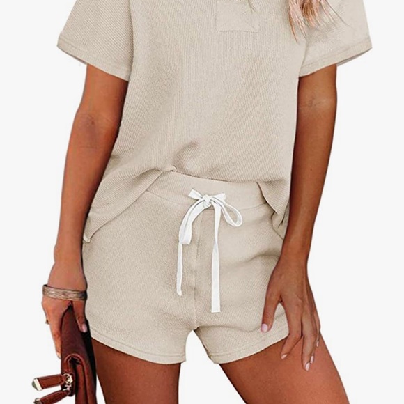 Short Sleeve Pajama Set Henley Tops and Shorts Sleepwear Loungewear with Pockets - Picture 2 of 12